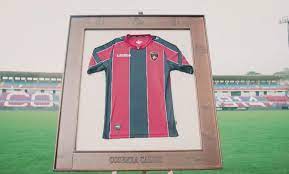 Maglia cosenza calcio away trasferta 2019/2020 xl + patch lega b. Cosenza Ecco Il Video Della Presentazione Della Nuova Maglia
