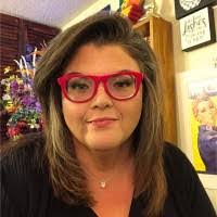 Mindy Robertson's Instagram, Twitter & Facebook