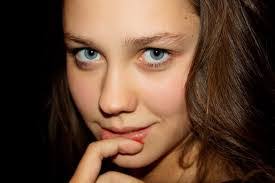 Rosa Hakim's Instagram, Twitter & Facebook