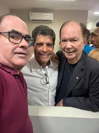 Na manhã desta quinta-feira, estive presente no Café com Networking  Business, promovido pela CDL e pela ACELF de Lauro de Freitas, um  importante encontro voltado ao fortalecimento do empreendedorismo, à  geração de