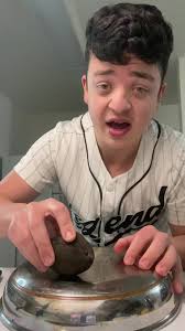 Cutting Open a Hard Avocado: A Surprising Discovery