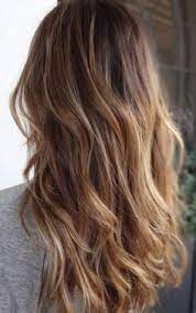 Quel blond est fait pour vous, quel brun choisir, quelles sont les dernières colorations qu'il s'agisse d'une coloration blonde, brune ou rousse ou encore d'un balayage c'est elle qui sublime votre coupe de cheveux. 7 Meilleures Idees Sur Cheveux Effet Soleil Balayage Cheveux Couleur Cheveux Cheveux Coiffure