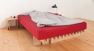 Wer kein bett mit matratze sucht, sondern bettgestell und matratze separat kaufen möchte, findet eine noch größere auswahl. Metallfreies Bett Mit Innovativem Stecksystem Tojo Parallel