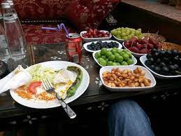 Moussaka, spanakopita, beef dolmathes, basmati rice and green beans cooked in tomato sauce. Verarsche Ali Baba Nargile Istanbul Reisebewertungen Tripadvisor