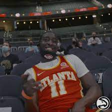 Top 10 gifs of kobe bryant's career i've watched this gif so many times, and i can't believe how bryant doesn't move. Atlanta Hawks Gifs Find Share On Giphy