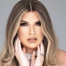 Sophie Powell's Instagram, Twitter & Facebook