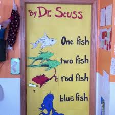 One Fish Two Fish Red Fish Blue Fish For Dr Seuss Week Bulletin Board Door Decoration Dr Seuss Crafts Seuss Crafts Red Fish Blue Fish