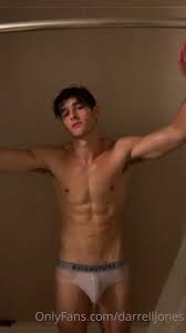 Levis Locker on X: Sudsy time then bed time with Darrell Jones! Hope  everyone is having a great week so far! t.coN0EXXxBGBV  X