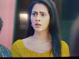 A loyal husband giving equal right to each wifes.😍😍😍