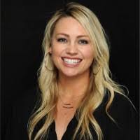 Leslie Whelan's Instagram, Twitter & Facebook