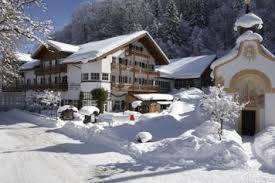 Réserver berghotel hammersbach, grainau sur tripadvisor : Empfangsmitarbeiter In Bei Hotel Haus Hammersbach In Grainau Rolling Pin