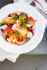 Tomatoes Peach Salad With Homemade Pesto And Parmesan Recipe Idee Recette Gastronomie Pesto Maison