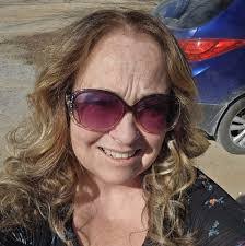 Shanda Petroff's Instagram, Twitter & Facebook