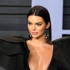 Jun 14, 2021 · the full timeline of kendall jenner and devin booker's steamy romance the keeping up with the kardashians star, 25, and nba player, 24, first sparked dating rumors in april 2020. Kendall Jenner Aktuelle News Bilder Promipool De