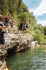 Sportguide Watertrekking Pyrenaen Fluss Urlaub