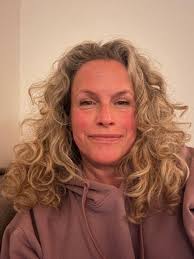 Bom Dia... I will be retiring to the Algarve next month and I plan to move  from my current lease arrangement, by January 1st, 2026. I'm looking for a  VERY Long Term