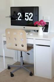 Workspace Complete With Micke Desk Jules Swivel Chair From Ikea Computertisch Schreibtisch Kleiner Raum