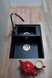 Vanity top, mirror, and sink. Ns53uemjglyrym