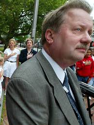 Former New Bedford mayor Frederick M. Kalisz Jr. dies from COVID