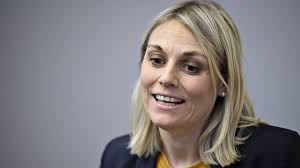 Folketingsmedlem for socialdemokratiet i fyns storkreds fra 15. Forsvarsminister Vil Indsaette Skib Mod Pirater I Guineabugten