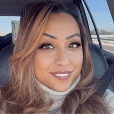 Hello everyone. I was wondering are there any alligator sightings in the  Riverview Ruskin area. I have a friend who came from another country and  wanted to see an alligator 🐊. She