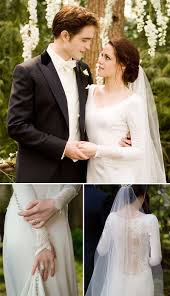 Pictures Of Kristen Stewart S Twilight Wedding Dress Revealed Twilight Wedding Twilight Wedding Dresses Bella Wedding Dress