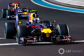 A temporada contou com 17 etapas, começando no grande prêmio da austrália, em 29 de março de 2009, e se encerrando no grande prêmio de abu dhabi (em estreia), em 1 de novembro de 2009. All Red Bull F1 Cars Since 2005 Archyde