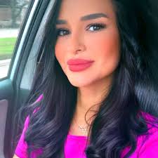 The time Jen McCabe claims she saw Karen driving away was 12:45. The only  problem is Karen left a voicemail to John at 12:41 and you can hear her  arriving back to