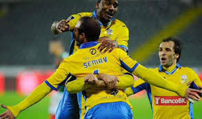 Maybe you would like to learn more about one of these? El Arouca Salvado Por La Campana Ante El Estoril Besoccer