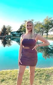 Vanessa Schneider - Free pics, galleries & more at Babepedia