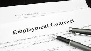 Kontrak kerja/perjanjian kerja adalah suatu perjanjian antara pekerja dan pengusaha secara lisan dan/atau tulisan, baik untuk waktu tertentu maupun untuk waktu tidak tertentu yang memuat. Contoh Surat Perjanjian Kontrak Kerja Karyawan Swasta Rumah Com