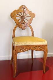 La chaise telle que nous la connaissons aujourd'hui s'habille dans une multitude de formes pour répondre aux goûts de chacun. Fichier Borely Art Nouveau Galle Chaise Jpg Wikipedia