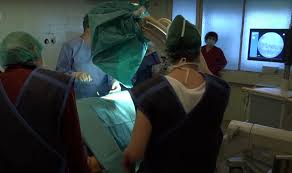 L'objectif du traitement est de soulager la douleur en diminuant l'inflammation de la racine nerveuse. Cat Costa Operatia De Hernie De Disc Cu Laser Move Flex Gel In Romania