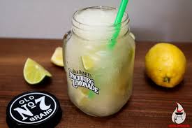 Fill a highball glass with ice and pour in the whisky and the triple sec. Lynchburg Lemonade Slush