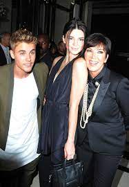Find the perfect kendall jenner justin bieber stock photos and editorial news pictures from getty images. Justin Bieber Und Die Kardashian Girls Gala De