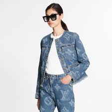 Maybe you would like to learn more about one of these? Veste En Denim Sans Col Monogram Giant Effet Floute Pret A Porter De Luxe Femme Louis Vuitton