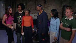 While the original parodied slasher flicks like scream, keenen ivory wayans's sequel to scary movie takes comedic aim at haunted house movies. Scary Movie 2 2001 Desktop Wallpaper Moviemania