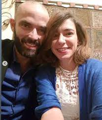 Mosab hassan yousef)‏ (مواليد 1978) هو فلسطيني وابن القيادي في حركة حماس الشيخ حسن يوسف، وجاسوس سابق لدولة إسرائيل، تبرأ عنه والده الشيخ حسن يوسف بعد أن ارتد عن الإسلام. Ø¨Ø§Ù„ØµÙˆØ± Ù†Ø¬Ù„ Ø­Ø³Ù† ÙŠÙˆØ³Ù ÙˆØ´Ù…Ø³ Ø§Ù„Ø¨Ø§Ø±ÙˆØ¯ÙŠ ÙŠØ¹Ù„Ù† Ø²ÙˆØ§Ø¬Ù‡ Ø¨Ø´ÙƒÙ„ Ù…ÙØ§Ø¬Ø¦ Ù…Ø¬Ù„Ø© Ù‡ÙŠ
