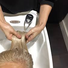 Platinum blonde is the lightest possible shade of blonde which looks quite neat to grey and is a perfect blend of white, grey and blonde colors. What It S Really Like To Dye Your Hair Platinum Blonde