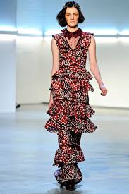 Fashion show pakaian batik by art unique подробнее. Traditional Batik From West Papua Hit The International Fashion Show