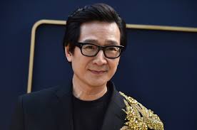 Oscar winner Ke Huy Quan's Hong Kong links, the ex-policeman who may have  played a part in bringing him to a safe refuge and who captured the  Vietnamese refugee crisis