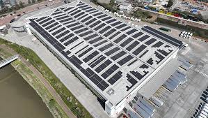 Are Commercial Solar Installations Worth It for Large UK Businesses in 2026?