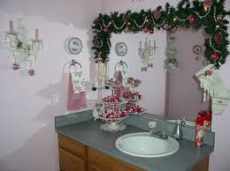 7 Ideas On How To Decorate A Small Bathroom For Christmas