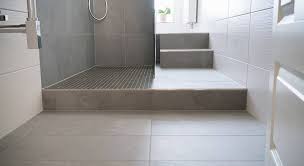 Leurs organisations bien pensées vous permettront de bien commencer votre journée. Quelle Couleur De Joint Pour Le Carrelage De Votre Salle De Bain La Maison Saint Gobain