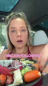 ALMOST 1 MILLION FOLLOWERS IN 60 DAYS?!? 🥹 thank you for following along  my crazy life #healthygirlsummer #lunch #weightloss #eatlunchwithme  #mustard #applesausage #veggieswithmustard #asmr #crunchy ...