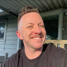 sometimes Noodle prefers to have his existential crisis in the fridge