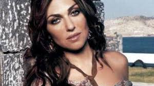 Ανάμεσα σε εκείνους που αντέδρασαν είναι και η καίτη γαρμπή που μέσα από τον λογαριασμό της στο twitter έγραψε H Kaith Garmph Apanta Gia To Sdoe Me Xrhsimopoioyn Gia Na Apoprosanatolisoyn Ton Kosmo