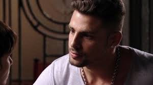 Jorginho exige que Nina lhe conte quem é seu pai