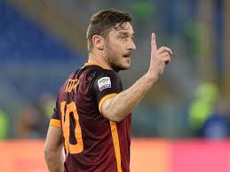 Spalletti esausto commenta il rinnovo di totti con la maglia della #roma#totti #spalletti #speravodemorìprimasperavo de morì prima Spalletti Totti Quando E Nervoso Gli Partono Missili