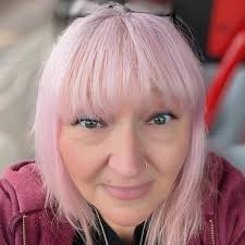 Happy New Year to all! Let's start a new chapter filled with joy and love  💛 (There is no snow